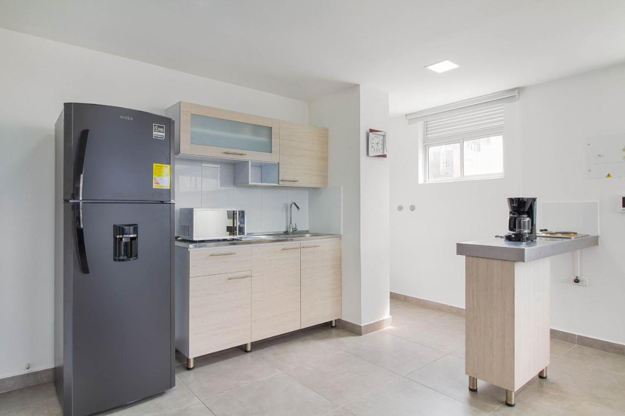 Camelot Apartahotel 메딜린 외부 사진