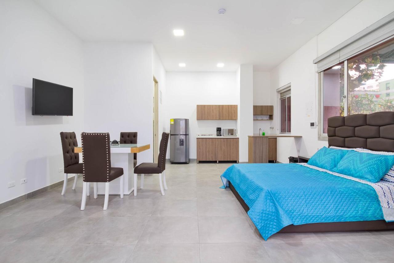Camelot Apartahotel 메딜린 외부 사진