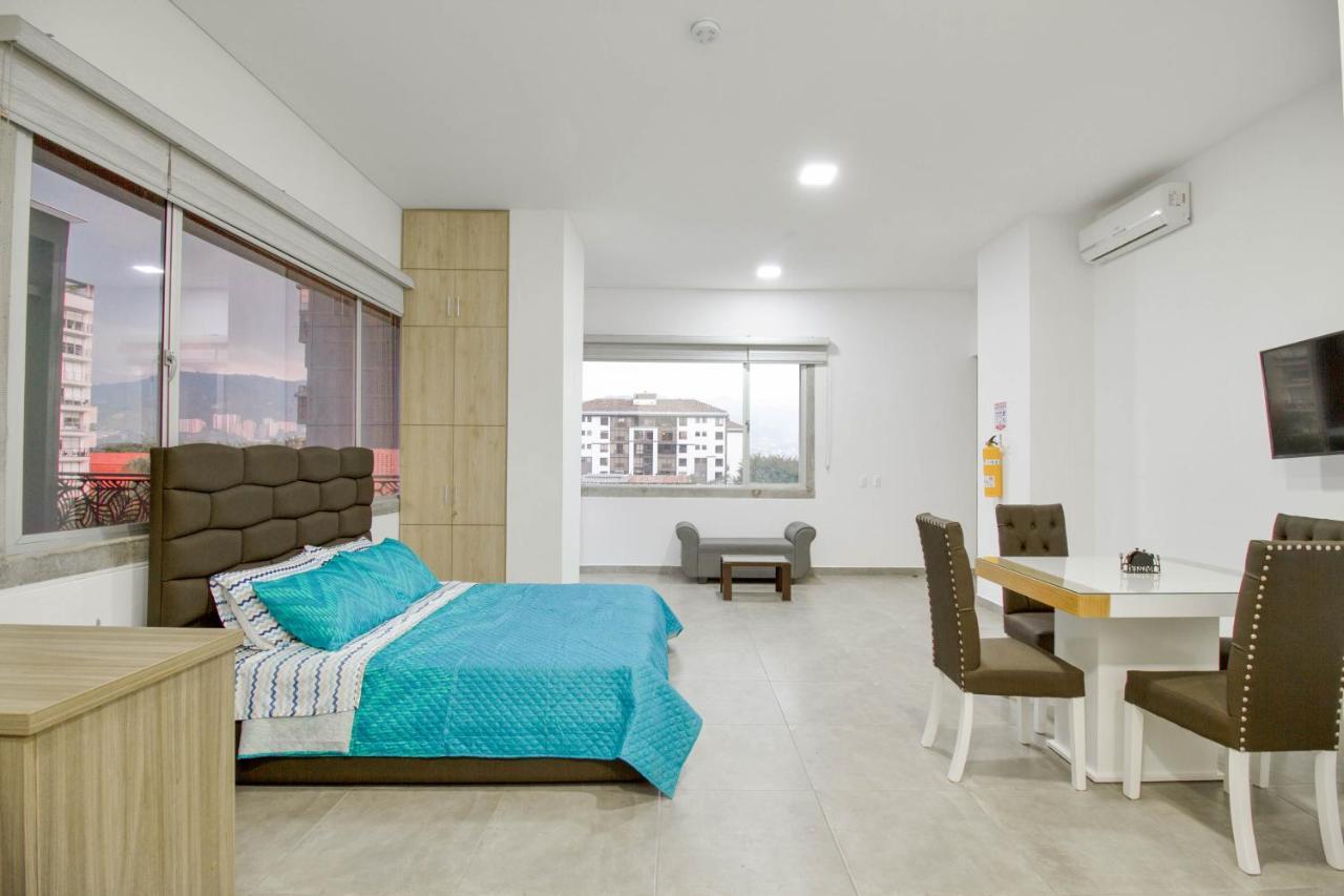 Camelot Apartahotel 메딜린 외부 사진