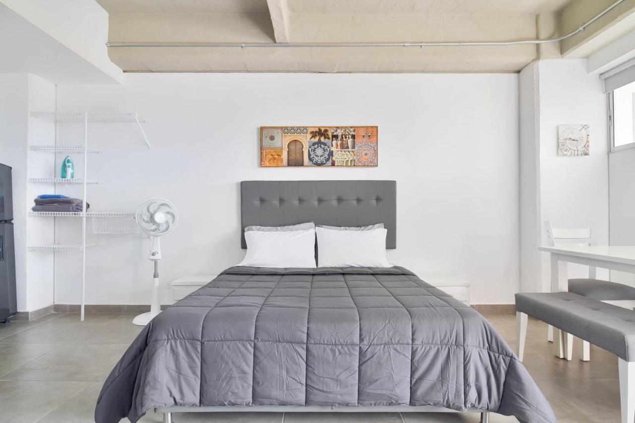 Camelot Apartahotel 메딜린 외부 사진