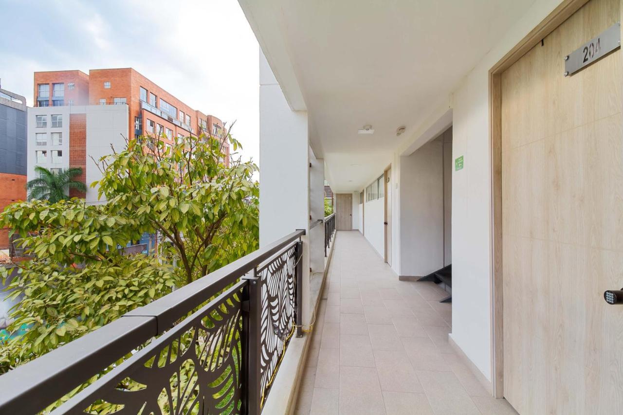 Camelot Apartahotel 메딜린 외부 사진