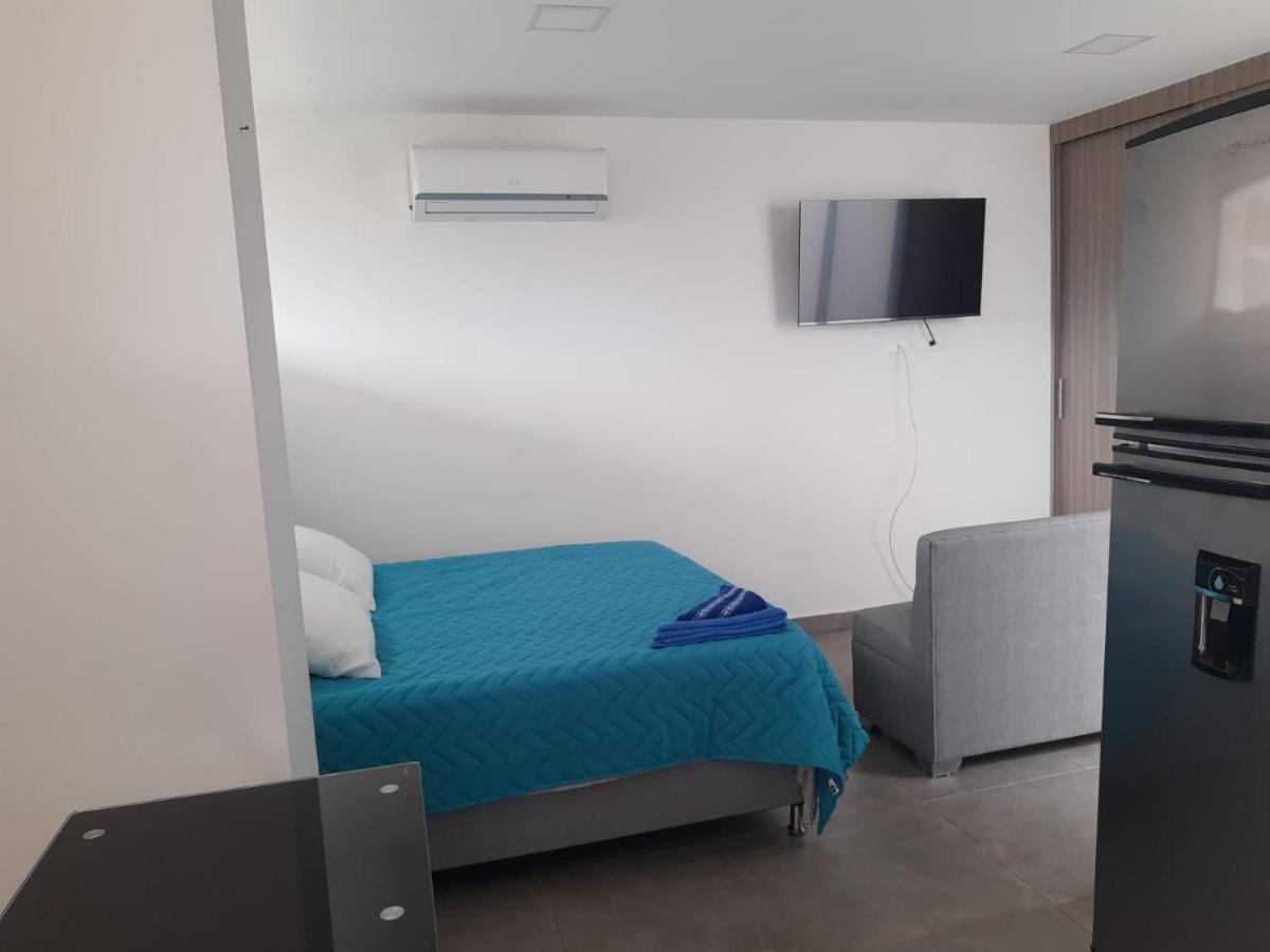 Camelot Apartahotel 메딜린 객실 사진