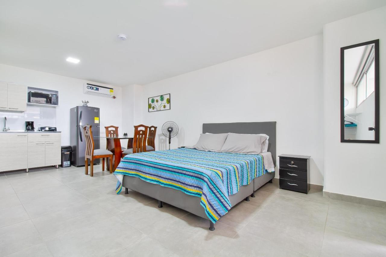 Camelot Apartahotel 메딜린 외부 사진